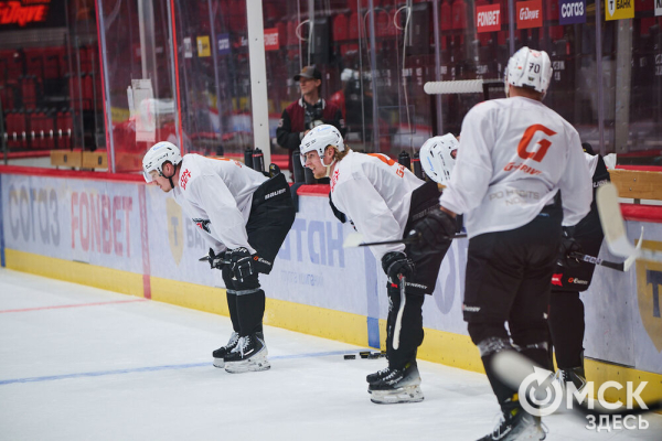 "Это серьёзный вызов, но мы вызовы любим". Омский "Авангард" вышел на лёд после паузы