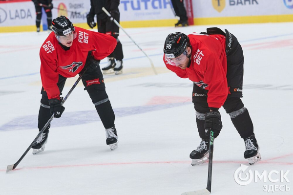 "Это наш стиль, мы от него отходить не будем". Омский "Авангард" в шаге от первого матча плей-офф