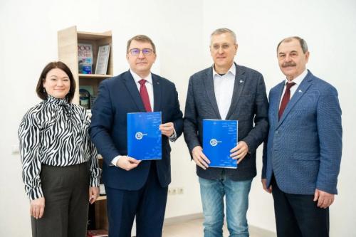 ОмГУ и Союз машиностроителей подписали соглашение о сотрудничестве ОмГУ и Союз машиностроителей подписали соглашение о сотрудничестве