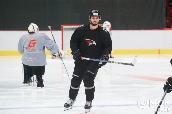 Уверенность в обороне. Омский "Авангард" продлил контракты с тремя защитниками Уверенность в обороне. Омский "Авангард" продлил контракты с тремя защитниками