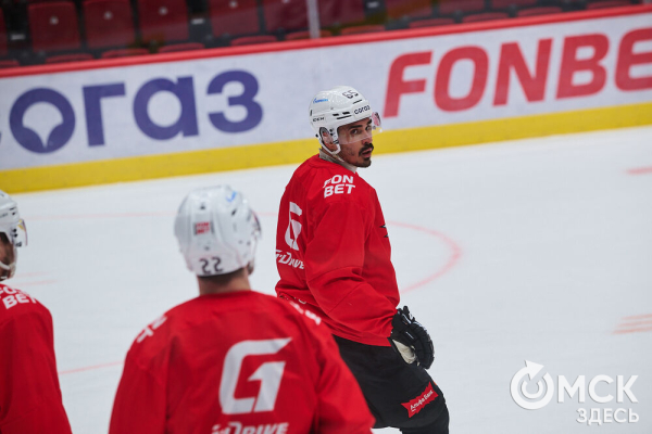 "Это серьёзный вызов, но мы вызовы любим". Омский "Авангард" вышел на лёд после паузы