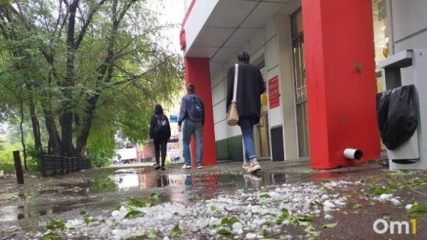 Лето начнётся со штормового ветра: омичей предупредили об опасной погоде Лето начнётся со штормового ветра: омичей предупредили об опасной погоде