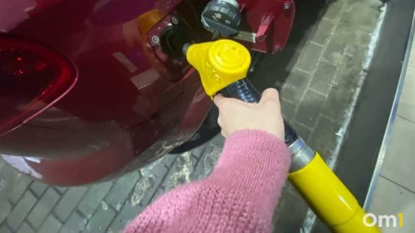 На АЗС «Юнигаз» в Омской области временно приостановили продажу бензина На АЗС «Юнигаз» в Омской области временно приостановили продажу бензина