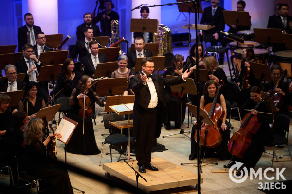 Язык взаимоотношений между Инь и Ян определяют дирижёр Михаил Голиков и виолончелист Александр Князев