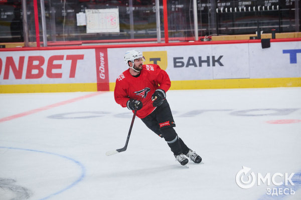 "Это серьёзный вызов, но мы вызовы любим". Омский "Авангард" вышел на лёд после паузы
