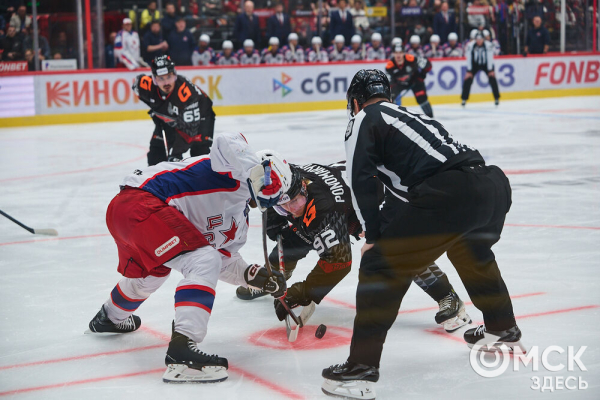 "Авангард" выиграл обе домашние игры у ЦСКА