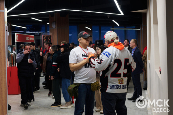 Обновлённый СКК имени Блинова принял первый хоккейный матч Обновлённый СКК имени Блинова принял первый хоккейный матч