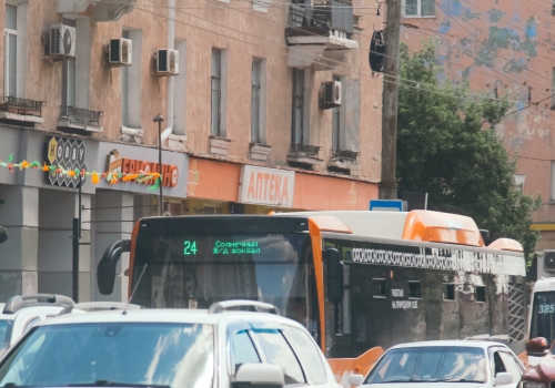 Мэр Омска отреагировал на&nbsp;жалобы о&nbsp;неработающих кондиционерах в&nbsp;автобусах