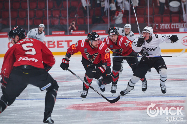 Обновлённый СКК имени Блинова принял первый хоккейный матч Обновлённый СКК имени Блинова принял первый хоккейный матч