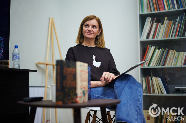 В Омске "Книжный клуб с Сашей М." отмечает первый юбилей