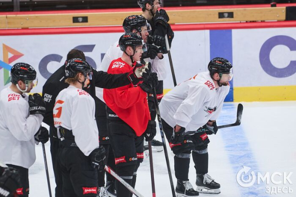 "Это наш стиль, мы от него отходить не будем". Омский "Авангард" в шаге от первого матча плей-офф