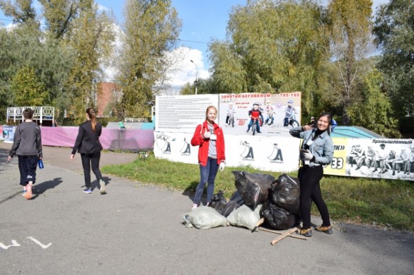 Экоактивисты получили в подарок контейнер от регоператора