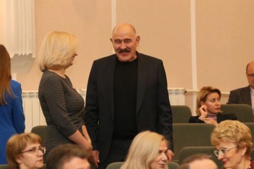 Как «оплотовка» Гомолко налаживает отношения с оппонентом клана Камерцеля?