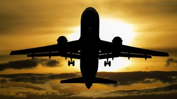 Бурков анонсировал дюжину новых авиарейсов из Омска