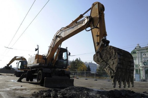 В Омске на Любинском проспекте продолжают менять коммуникации дореволюционной эпохи В Омске на Любинском проспекте продолжают менять коммуникации дореволюционной эпохи