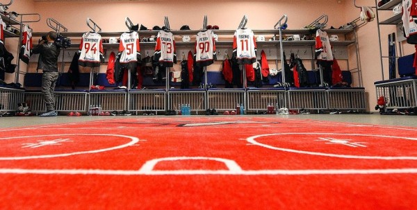 "Авангард" продлил контракт с нападающим Манукяном "Авангард" продлил контракт с нападающим Манукяном