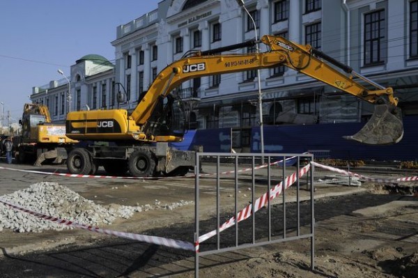 В Омске на Любинском проспекте продолжают менять коммуникации дореволюционной эпохи В Омске на Любинском проспекте продолжают менять коммуникации дореволюционной эпохи