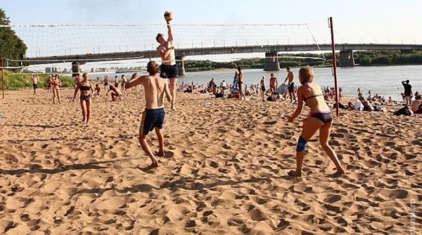 На «Королеве спорта» сельские спортсмены сыграют в пляжный волейбол и сойдутся на боксерском ринге