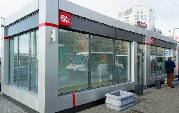 В Омске заработала первая теплая остановка. В ней теплее, чем дома В Омске заработала первая теплая остановка. В ней теплее, чем дома