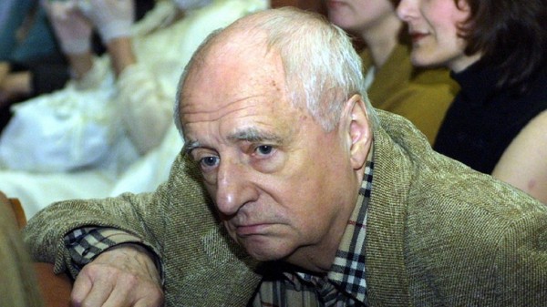 Умер режиссер «Обыкновенного чуда» и «12 стульев» Марк Захаров Умер режиссер «Обыкновенного чуда» и «12 стульев» Марк Захаров