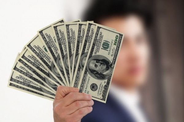 Повысят зарплату. Бурков пообещал, что омичи станут жить лучше Повысят зарплату. Бурков пообещал, что омичи станут жить лучше