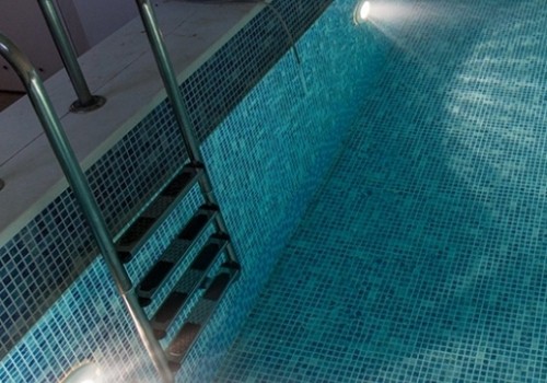 В Омске в бассейне сауны утонул один из посетителей