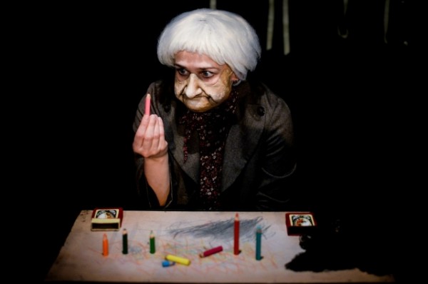 Бабушка нелёгкого поведения. На сцене «Арлекина» показали предметный театр Бабушка нелёгкого поведения. На сцене «Арлекина» показали предметный театр