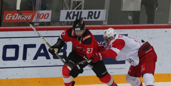 "Авангард" упустил победу в матче со "Спартаком"