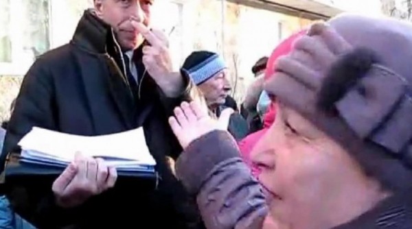 Совладельца УК «Труд» Александра Лихачева под крики прогнали с собрания жильцов Совладельца УК «Труд» Александра Лихачева под крики прогнали с собрания жильцов