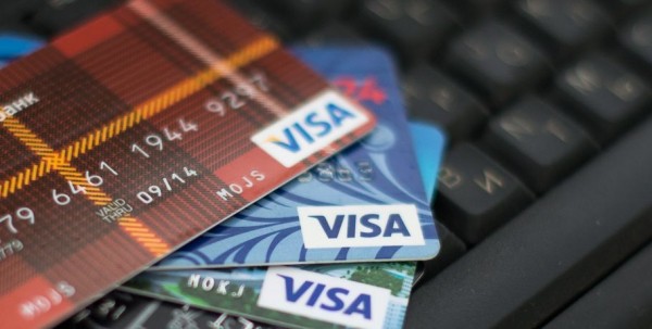 Опрос: Готовы ли омичи отказаться от наличных?