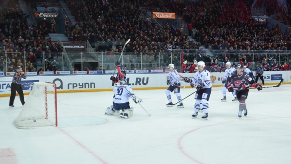 В пятом матче серии «Авангард» разнес «Адмирал», ни разу не дав забить