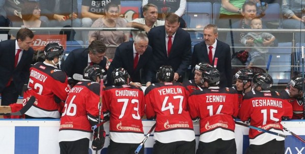 Три хоккеиста "Авангарда" вернулись после травм на лёд