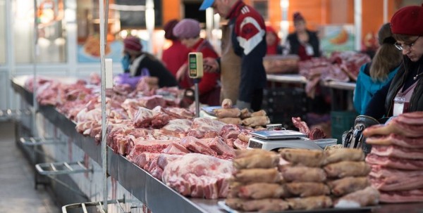 Иностранцам запретят торговлю на местных рынках