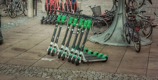 Электросамокаты и ролики добавят в ПДД