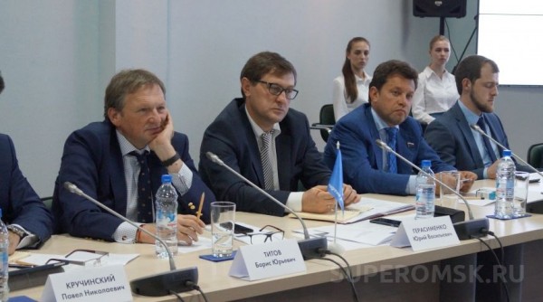 Омбудсмен при президенте Титов сетует в Омске на то, что государство не дает бизнесу 1,5 триллиона рублей