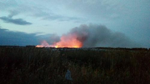 Калачинск задыхается в дыму горящих свалок. Власти бездействуют