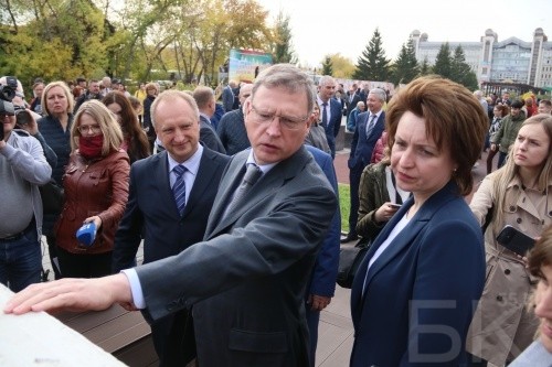 Александр Бурков и&nbsp;Оксана Фадина торжественно открыли бульвар Мартынова