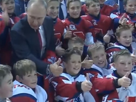 Путин поручил министрам постоянно изучать поведение молодежи в интернете