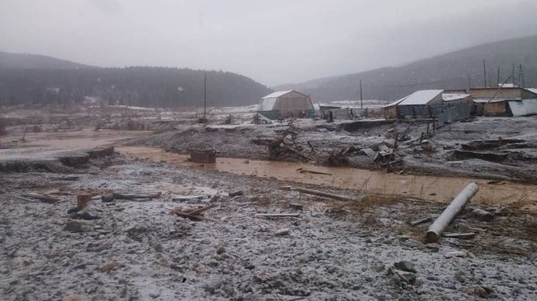 13 золотодобытчиков погибли при прорыве дамбы под Красноярском