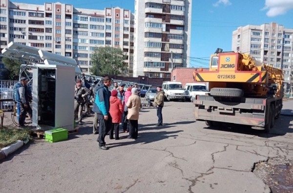 «Приковал себя к ней велосипедным замком». Как омичи бунтуют против сотовой вышки 