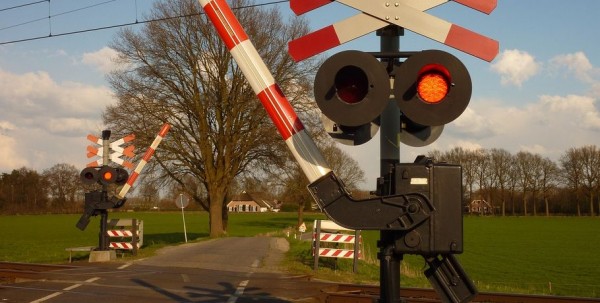 В Омской области грузовик столкнулся с поездом