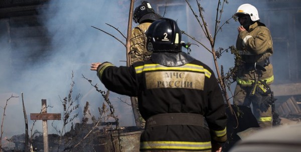 В Омской области более суток тушили пожар на свалке