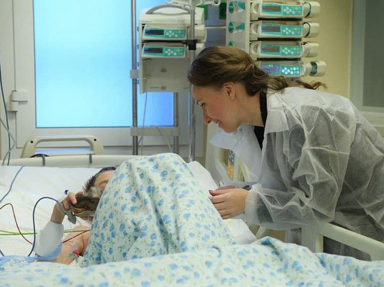 Омбудсмен Кузнецова вместо помощи сбитому лихачом ребенку устроила фотосессию