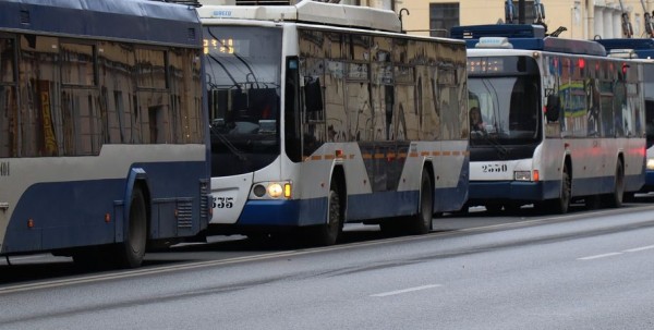 В Нефтяниках троллейбус сбил пешехода В Нефтяниках троллейбус сбил пешехода