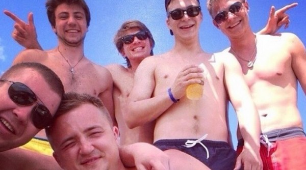 Обзор соцсетей: где и с кем провели отпуска омские хоккеисты Обзор соцсетей: где и с кем провели отпуска омские хоккеисты