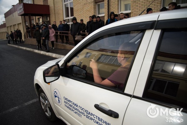 Юные омичи посостязались в умении водить машину