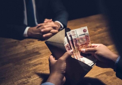 Омских депутатов-коммунистов Ивченко и Курятникова заподозрили в мошенничестве?