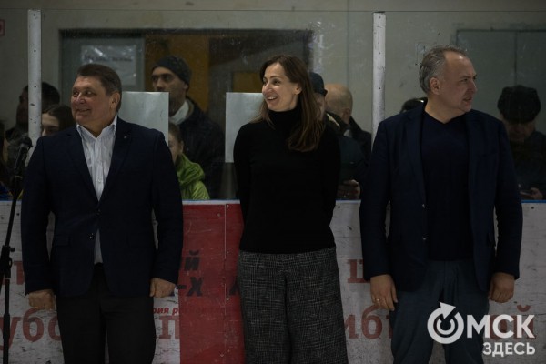 Скрестить клюшки! В Омске открылся сезон детского дворового хоккея Скрестить клюшки! В Омске открылся сезон детского дворового хоккея