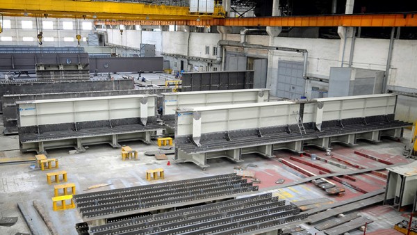 Бывшие заводы «Мостовика» вернут из Москвы в Омск  