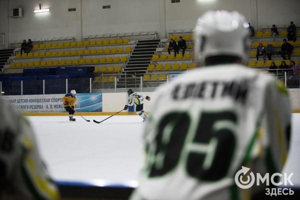 Скрестить клюшки! В Омске открылся сезон детского дворового хоккея Скрестить клюшки! В Омске открылся сезон детского дворового хоккея